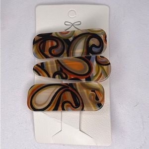 🐼 3/$25 set of thee abstract print hair clips